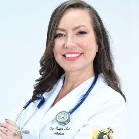 Evelyn Gutierrez Karl, Generalista Santos