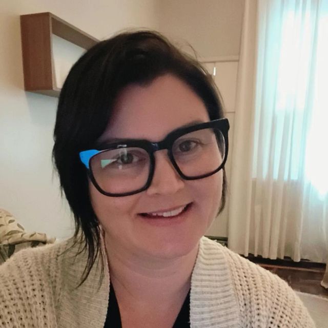 Viviane Zóia Münchow, Psicólogo Pelotas