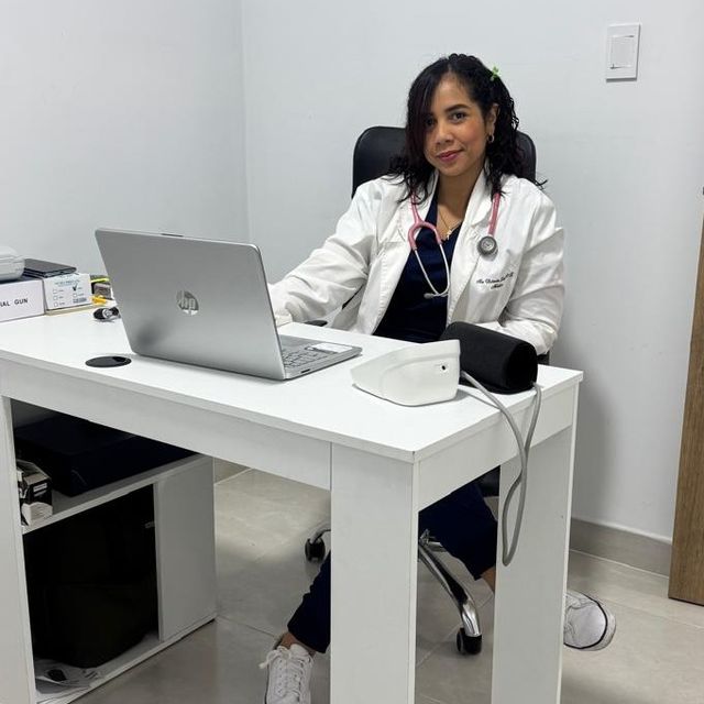 Maria Victoria Laverde Sanclemente, Médico general Tuluá