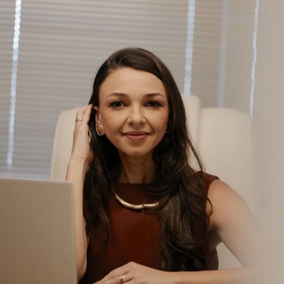 Debora Ferreira Franco Gomide, Gastroenterologista Belo Horizonte