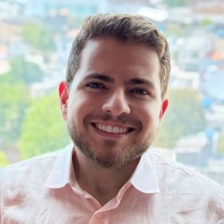 George Carvalho, Ginecologista Garanhuns