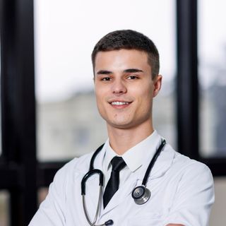 Pedro  Riet Correa da Silveira , Médico clínico geral Porto Alegre