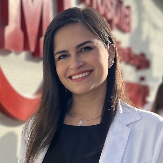 Luiza Cadena, Ginecologista Curitiba