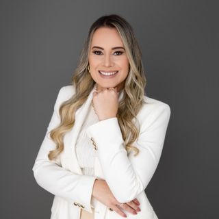 Dra. Renatiely Paschoali