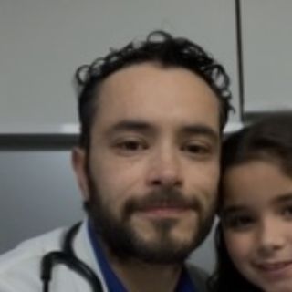 Acercar imagen: Mario López, Médico general La Serena