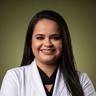 Carolina Gil, Médico clínico geral Macaé