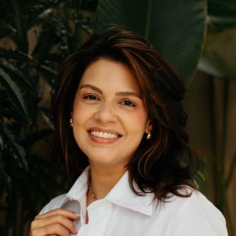 Sarah Ribeiro Issy, Especialista em Medicina Física e Reabilitação Goiânia