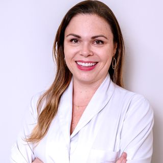 Leticia Helena Lunardi, Oftalmologista São Vicente