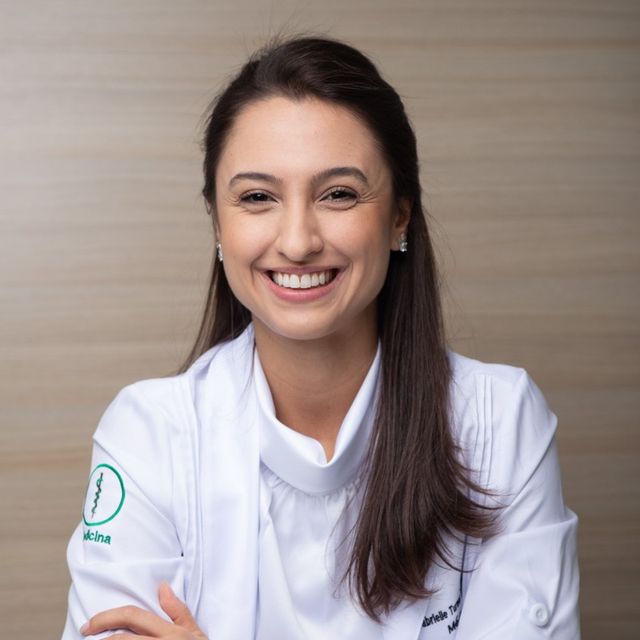 Gabrielle Turnes Pereira Demétrio, Especialista em Clínica Médica Florianópolis