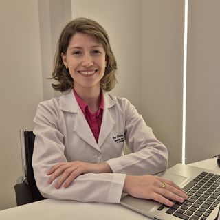 Dra. Ana Paula Seibert