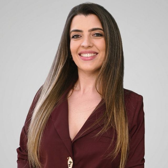 Flavia Freire Hoelz, Cirurgião geral Guarulhos