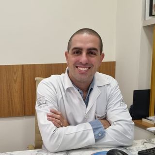 Ampliar imagem: Felipe Valente, Médico de família Curitiba