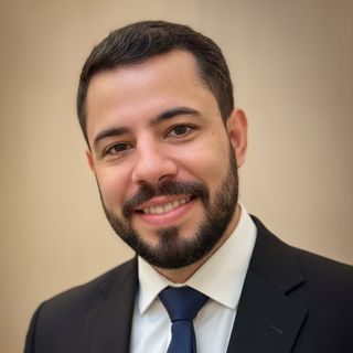 Ampliar imagem: Douglas Sousa, Ortopedista - Traumatologista Uberaba