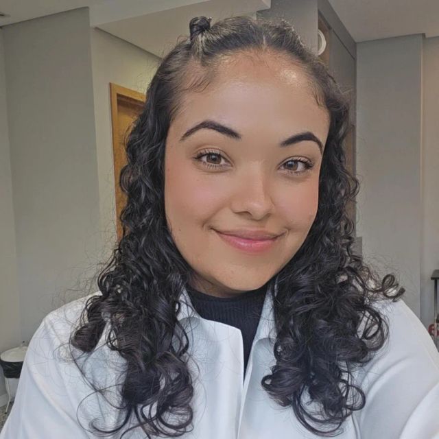 Vitoria Barcaro Oliveira, Fisioterapeuta Jundiaí