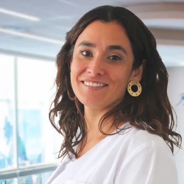 Lorena Cecilia Hudson Aros, Neurólogo Las Condes