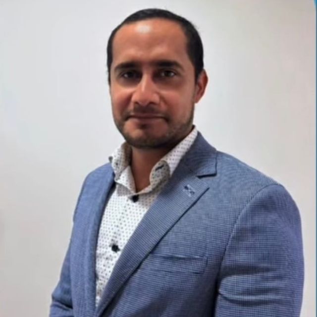 Robert Valiente Orozco, Psiquiatra Colina