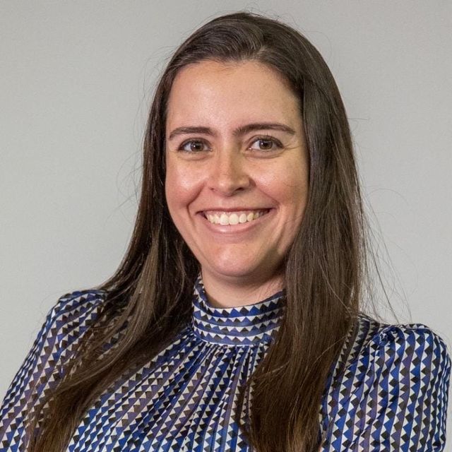 Luiza  Grandini , Reumatologista Rio de Janeiro