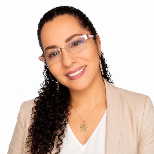 Gloria esperanza  Martínez Betancourt
