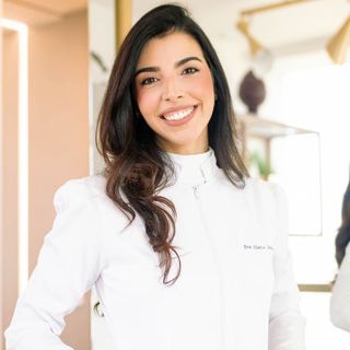 Thaisa  Reis de Carvalho Sampaio, Cirurgião buco-maxilo-facial Recife