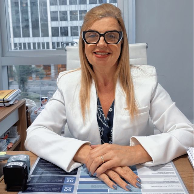 Luciana Ribeiro de Mello Dos Santos, Ginecologista Rio de Janeiro