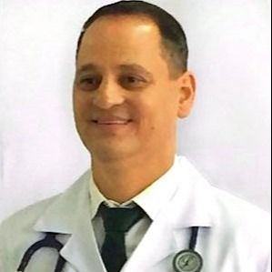 Lyndiston Sena, Psiquiatra Governador Valadares