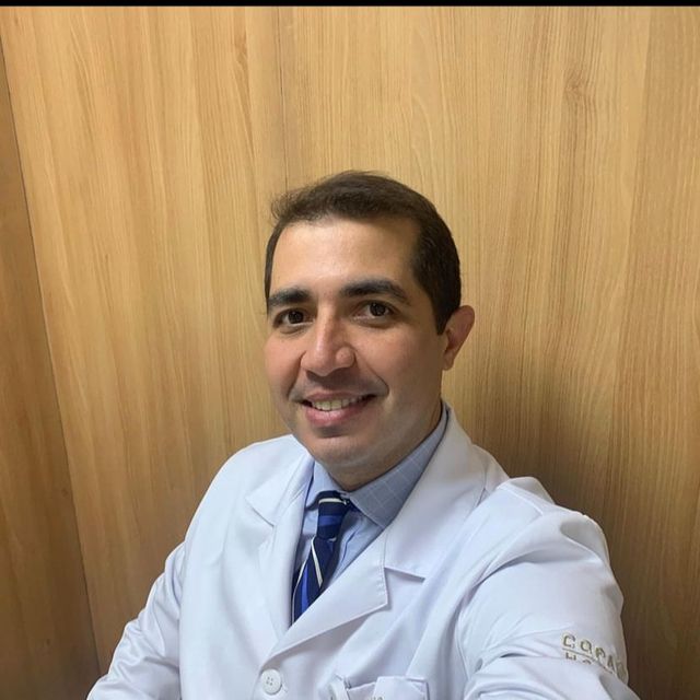 Jean Fialho, Cirurgião buco-maxilo-facial Rio de Janeiro