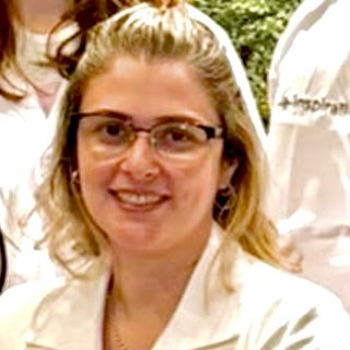 Dra. Sarah Lucena Silva