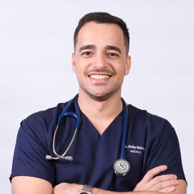 Arthur Melo Brito, Médico clínico geral Goiânia