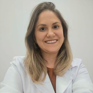 Dra. Adriele Neves