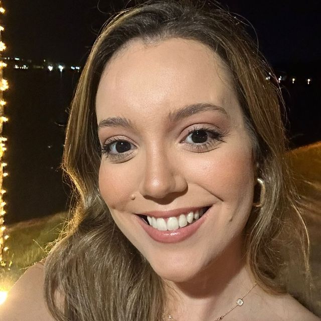 Déborah Castro Ferreira De Oliveira Carvalho, Neurologista Brasília