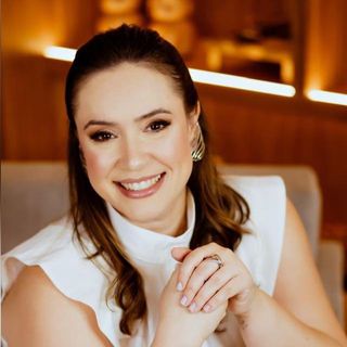 Dra. Camila Oberg Torrezan