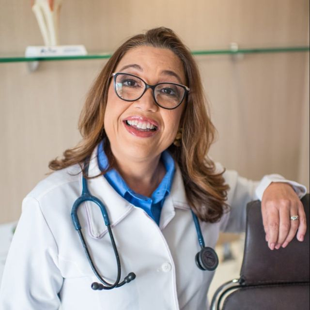 Daniela Cabral De Sousa, Reumatologista Fortaleza