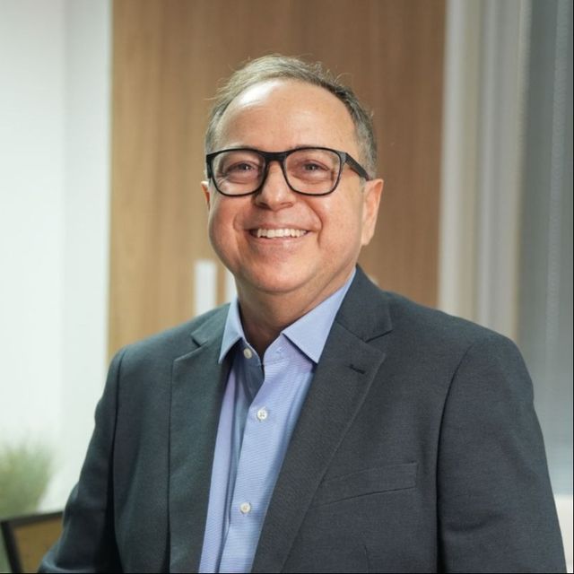 Antonio Salomão Neto , Ortopedista - Traumatologista Salvador