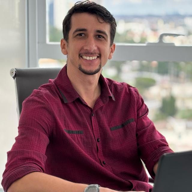 Lucas  Dutra Monteiro, Educador físico Barueri