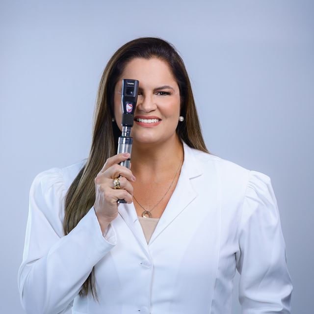 Roberlene Medeiros, Oftalmologista Salvador