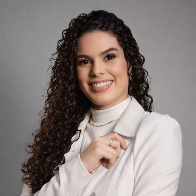 Danielle Almondes , Médico de família Mantena