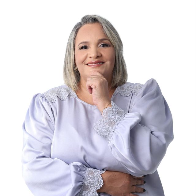 Márcia Damiana  Carvalho Alves Silveira , Psicólogo Nova Serrana