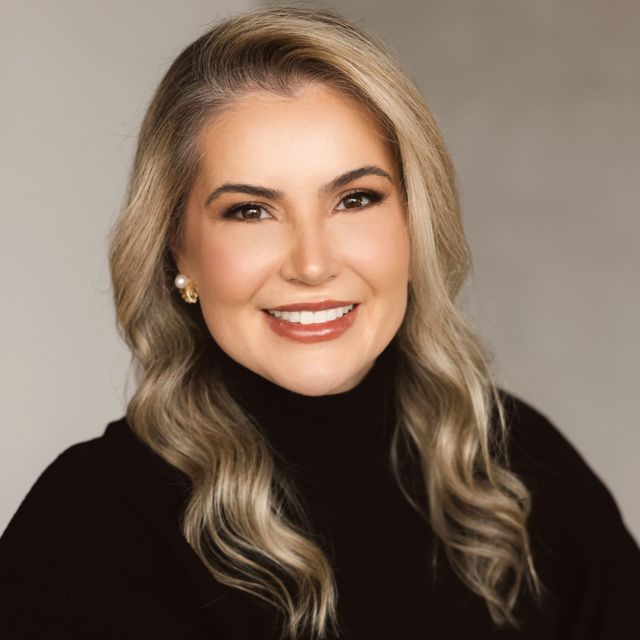 Layla Comel, Dermatologista Curitiba