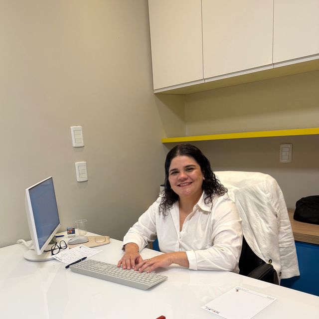 Hellen Paula Santos De Oliveira, Cirurgião pediátrico Goiânia