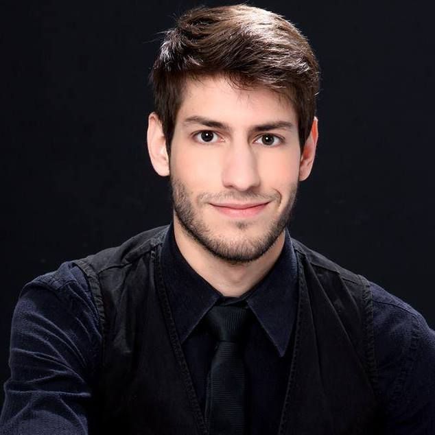 Ricardo Nascimento Brito , Neurocirurgião Curitiba