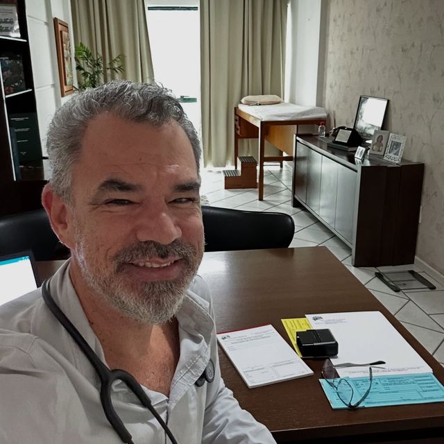 Leandro de Souza Cruz, Neurologista Juiz de Fora