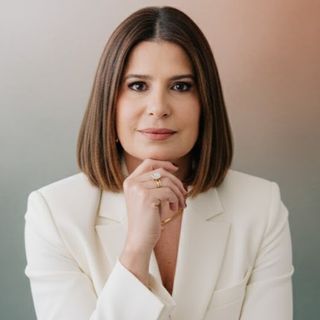 Dra. Cláudia Velloso