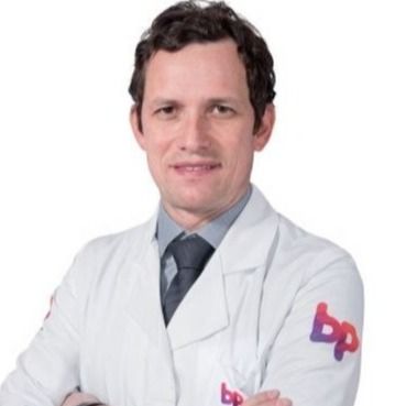 Rodrigo Freire Bezerra, Cirurgião cardiovascular São Paulo