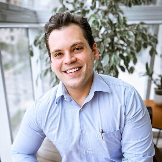 Henrique De Aguiar Wiederkehr, Cirurgião do aparelho digestivo Curitiba