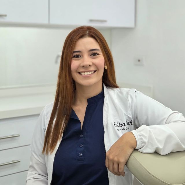 Elízabeth Vélez, Odontólogo Medellín