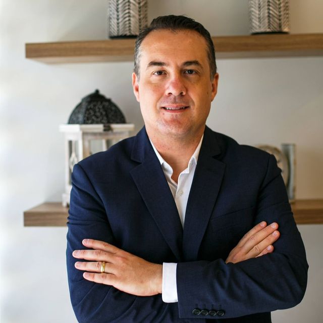 André Matos de Oliveira, Urologista Curitiba