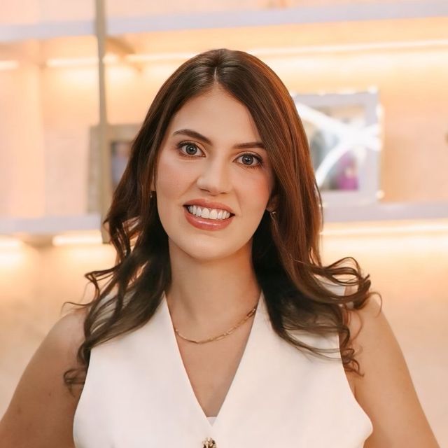 Ana Rafaela Foloni, Dermatologista Bariri