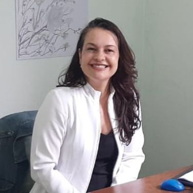 Laise Coelho de Barros, Dermatologista Itajubá