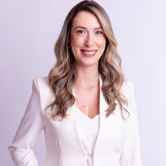 Mariana  de Oliveira Rodrigues Mariquito, Pediatra Itabirito