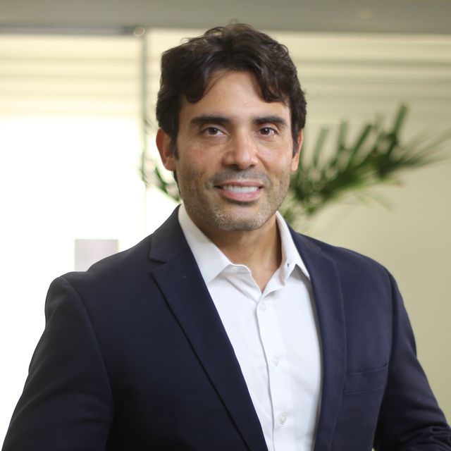 Leandro Almeida Madeira Campos, Cirurgião plástico Teresina